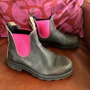 7.5 size Leather Blundstone Boots